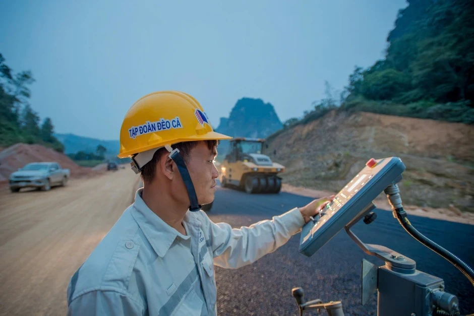 Cao tốc Đồng Đăng - Trà Lĩnh: Linh hoạt cơ chế, gỡ điểm nghẽn để tăng tốc về đích Cao tốc Đồng Đăng - Trà Lĩnh: Linh hoạt cơ chế, gỡ điểm nghẽn để tăng tốc về đích