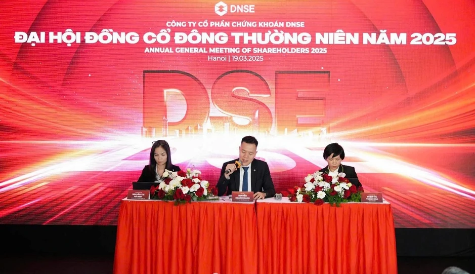 Capella Group trở thành cổ đông lớn của DNSE với 9,8% cổ phần Capella Group trở thành cổ đông lớn của DNSE với 9,8% cổ phần