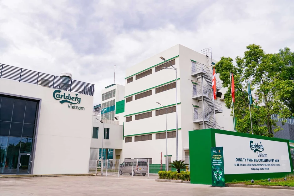 Carlsberg Smooth nâng tầm cuộc vui bằng vị bia êm mượt Carlsberg Smooth nâng tầm cuộc vui bằng vị bia êm mượt