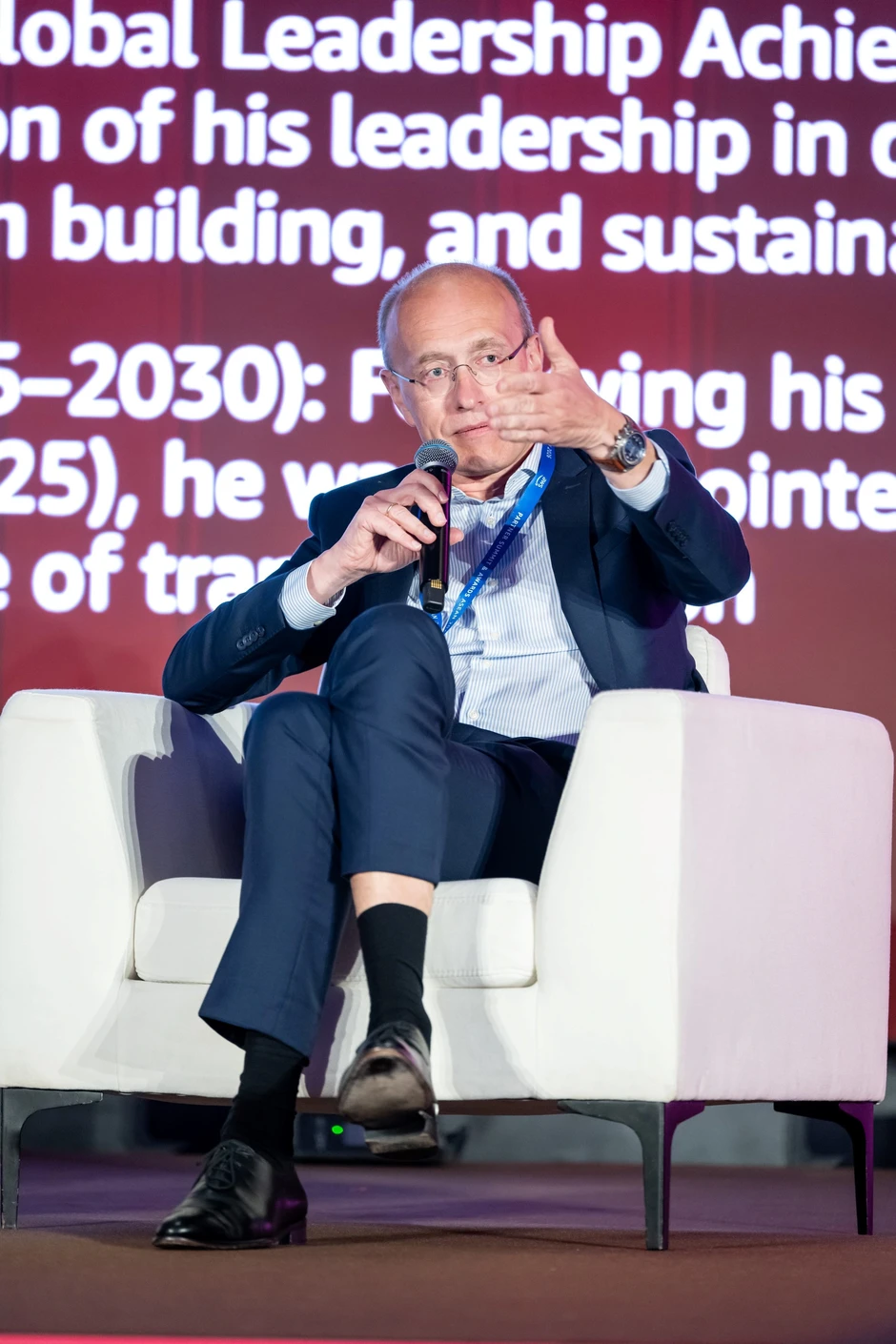 CEO Techcombank: “Đưa AI thành năng lực vận hành quy mô lớn tại Techcombank” CEO Techcombank: “Đưa AI thành năng lực vận hành quy mô lớn tại Techcombank”