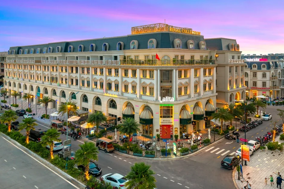 Chiến lược thương hiệu 2026: Định chế Holding Regal Group và kiến tạo hệ sinh thái đa trải nghiệm tỷ đô Chiến lược thương hiệu 2026: Định chế Holding Regal Group và kiến tạo hệ sinh thái đa trải nghiệm tỷ đô
