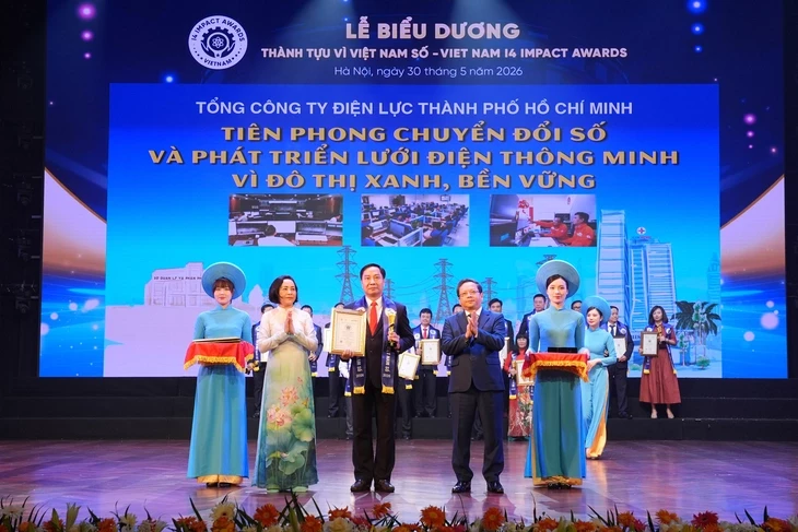 Chủ tịch EVNHCMC Phạm Quốc Bảo cùng công ty được vinh danh thành tựu vì Việt Nam số 2026 Chủ tịch EVNHCMC Phạm Quốc Bảo cùng công ty được vinh danh thành tựu vì Việt Nam số 2026