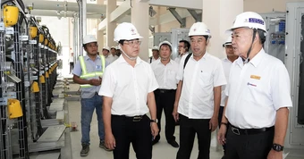 Chủ tịch EVNHCMC Phạm Quốc Bảo cùng công ty được vinh danh thành tựu vì Việt Nam số 2026
