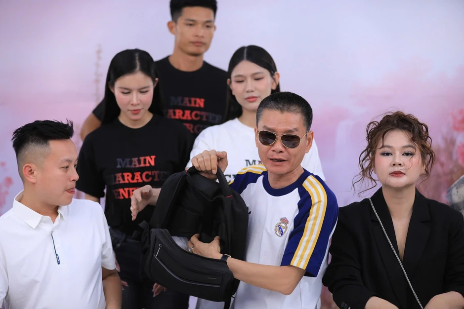 Chủ tịch Nesty từng làm công nhân 2 năm đã lên chức Phó giám đốc, nay thường livestream cùng Ngọc Trinh, Hòa Minzy, sở hữu cụm nhà máy 40.000 m² sản xuất 900.000 đôi dép/tháng