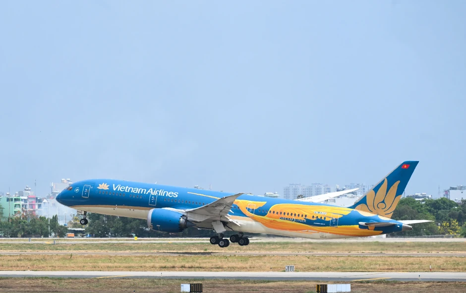 Chủ tịch Vietnam Airlines gửi tâm thư đến cán bộ nhân viên trước 'cơn lốc ngược' Chủ tịch Vietnam Airlines gửi tâm thư đến cán bộ nhân viên trước 'cơn lốc ngược'