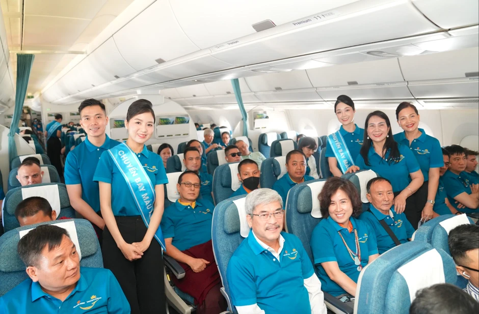 Chuyến bay màu xanh - một chuyến bay đặc biệt nối dài hành trình tri ân Chuyến bay màu xanh - một chuyến bay đặc biệt nối dài hành trình tri ân