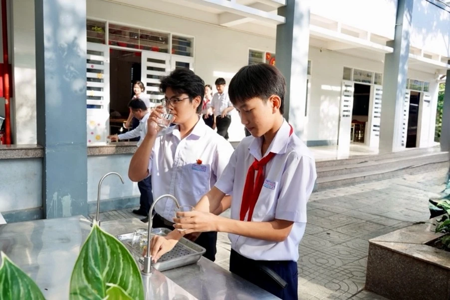 Công ty EPS bàn giao công trình thanh niên “Nước sạch cho em” Công ty EPS bàn giao công trình thanh niên “Nước sạch cho em”