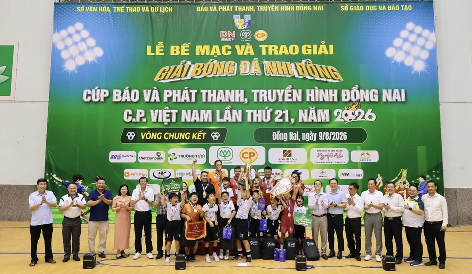 C.P. Việt Nam đồng hành sân chơi bóng đá thiếu nhi C.P. Việt Nam đồng hành sân chơi bóng đá thiếu nhi