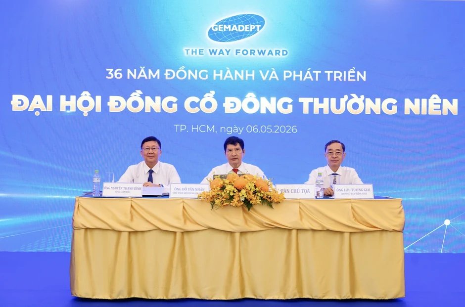 Cuộc chiến các "siêu cảng" tại TPHCM trong góc nhìn của đại gia cảng biển Cuộc chiến các "siêu cảng" tại TPHCM trong góc nhìn của đại gia cảng biển