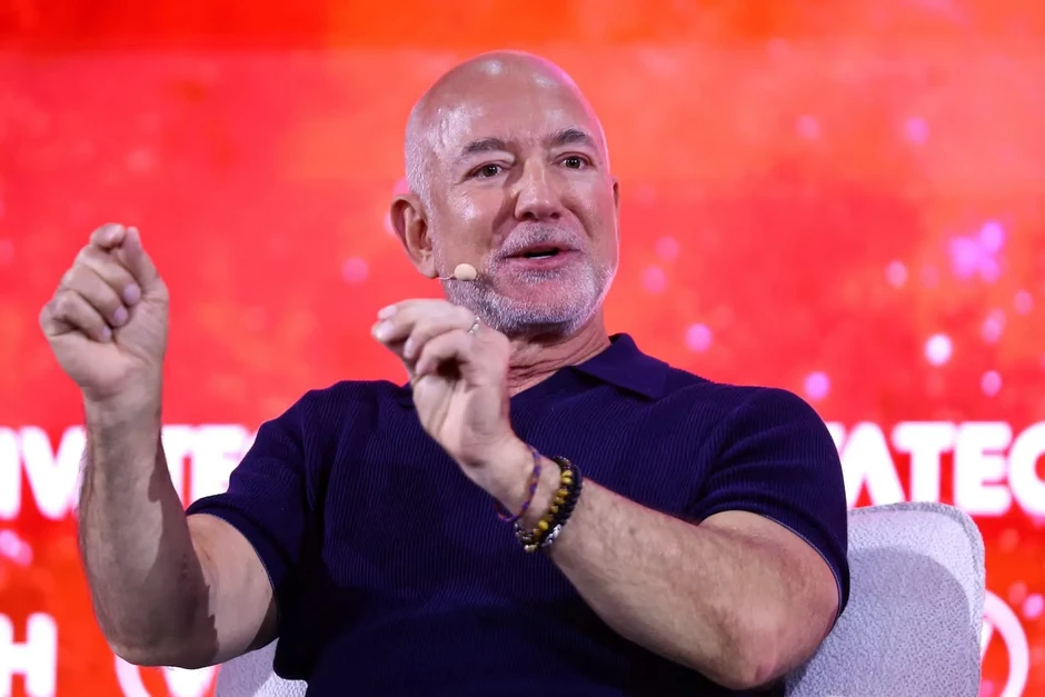 Cuốn sách 'đặc biệt' yêu thích của tỷ phú Jeff Bezos Cuốn sách 'đặc biệt' yêu thích của tỷ phú Jeff Bezos