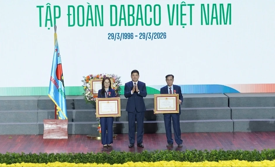 DABACO GROUP ra mắt nhận diện mới và chiến lược chuyển đổi số hướng tới năm 2030 DABACO GROUP ra mắt nhận diện mới và chiến lược chuyển đổi số hướng tới năm 2030