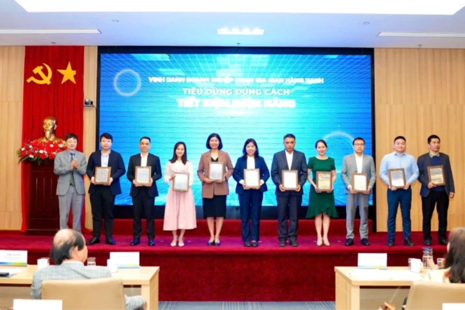 Daikin Vietnam nhận hai giải thưởng về công nghệ và năng lượng năm 2025 - Báo TinVina Daikin Vietnam nhận hai giải thưởng về công nghệ và năng lượng năm 2025 - Báo TinVina