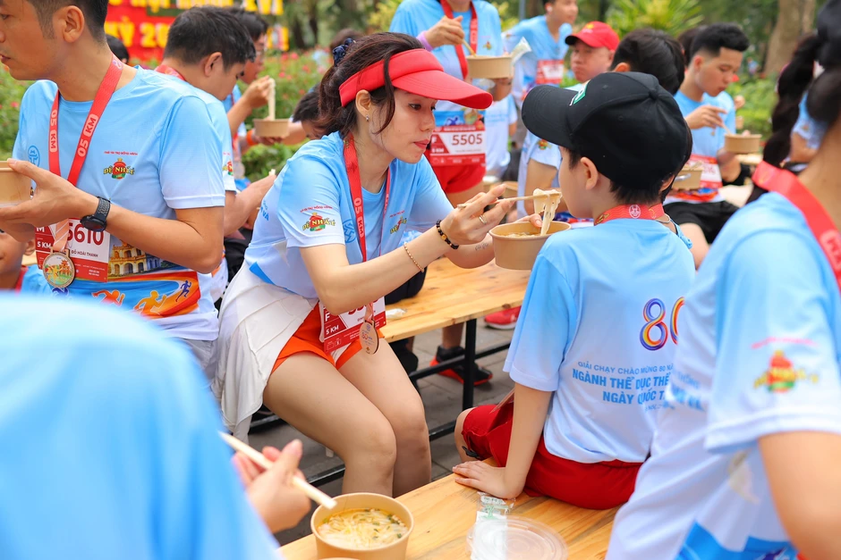 Dấu ấn Phở Đệ Nhất tại giải chạy 80 năm ngành thể dục thể thao Dấu ấn Phở Đệ Nhất tại giải chạy 80 năm ngành thể dục thể thao