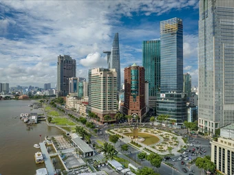 Đầu tàu kinh tế TP.HCM không thể tiếp tục chạy nhanh nếu trên 'đường ray cũ'