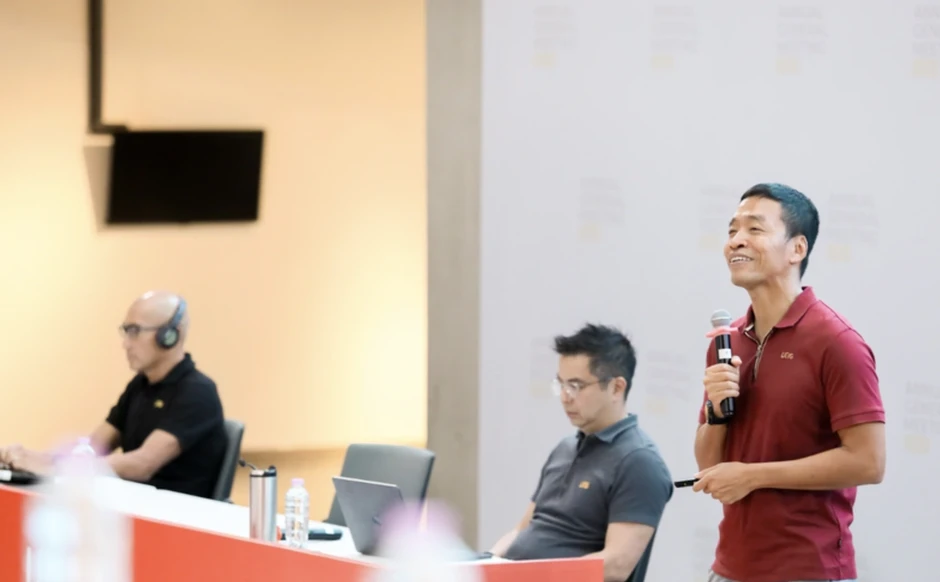 Đem robot diễn võ thuật tại đại hội, VNG hé lộ chiến lược dồn lực cho AI Đem robot diễn võ thuật tại đại hội, VNG hé lộ chiến lược dồn lực cho AI