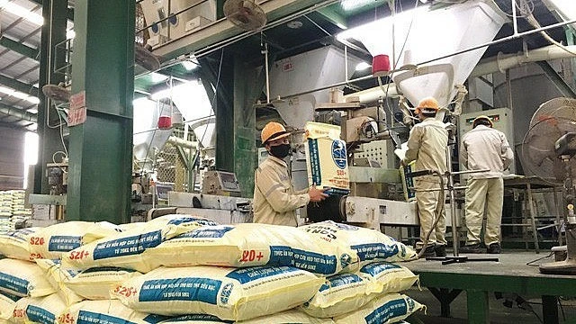 Doanh nghiệp sản xuất trước áp lực xăng dầu, tỷ giá bật tăng Doanh nghiệp sản xuất trước áp lực xăng dầu, tỷ giá bật tăng