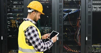 Dòng vốn tỉ USD và 'đường băng' trung tâm dữ liệu