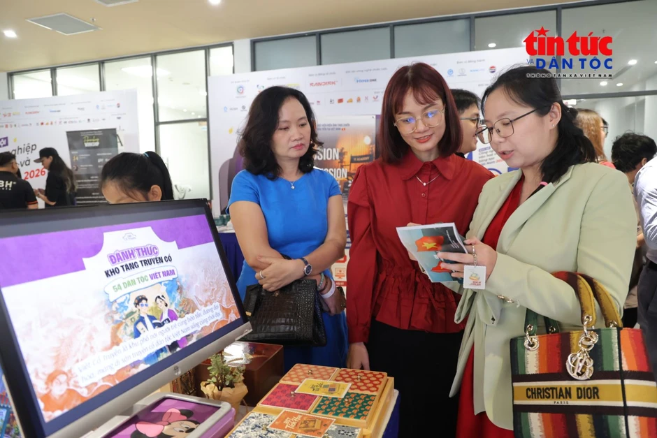 Đưa công nghiệp văn hóa ra thị trường bằng công nghệ và tài sản trí tuệ Đưa công nghiệp văn hóa ra thị trường bằng công nghệ và tài sản trí tuệ