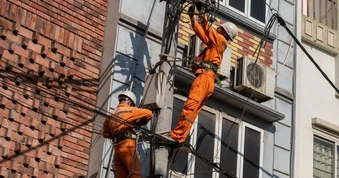 EVN lãi 8.631 tỷ đồng nửa đầu năm, vì sao giá vốn tăng mạnh?