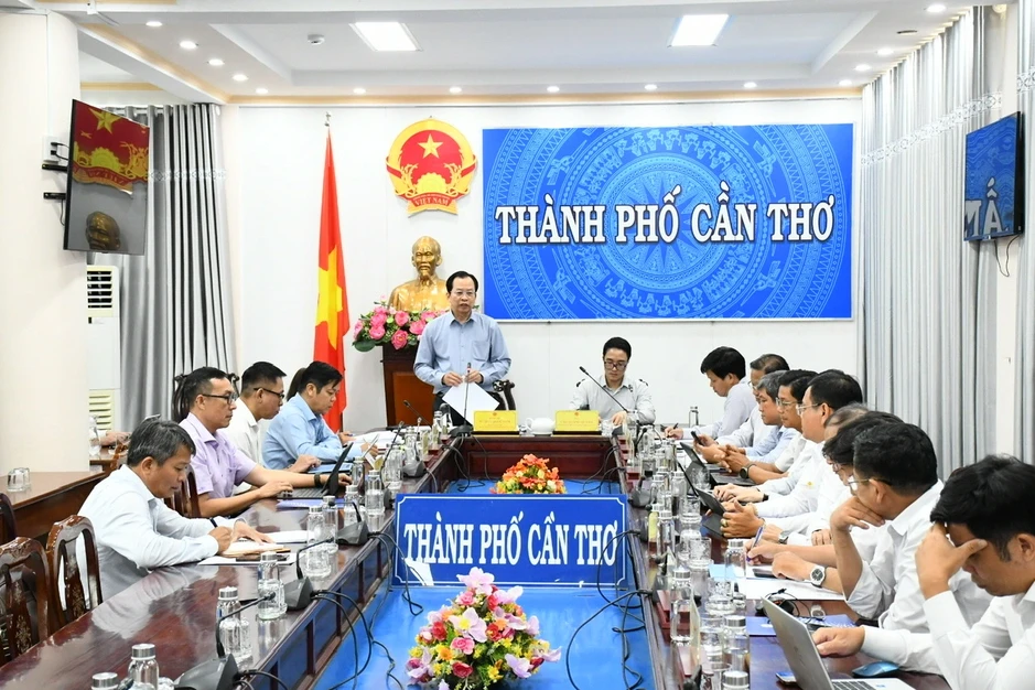 EVN làm việc với tỉnh thành phía Nam để bảo đảm cung ứng điện EVN làm việc với tỉnh thành phía Nam để bảo đảm cung ứng điện