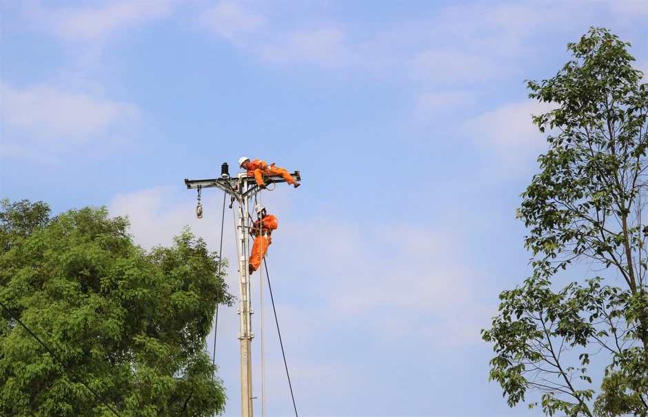 EVNCPC tăng cường các giải pháp đảm bảo cấp điện mùa nắng nóng EVNCPC tăng cường các giải pháp đảm bảo cấp điện mùa nắng nóng