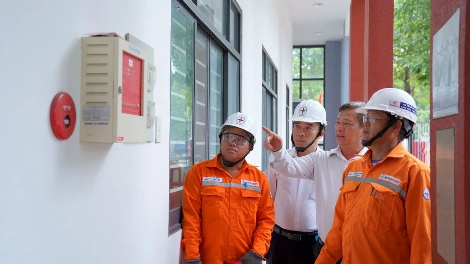 EVNHCMC đảm bảo cung cấp điện an toàn, liên tục phục vụ bầu cử EVNHCMC đảm bảo cung cấp điện an toàn, liên tục phục vụ bầu cử