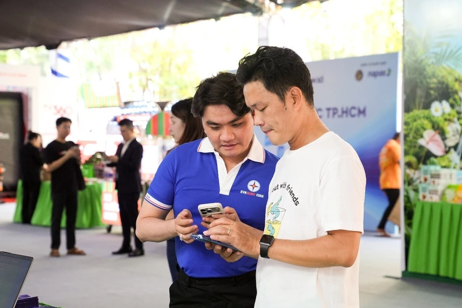 EVNHCMC đồng hành xây dựng đô thị thông minh từ dịch vụ điện số EVNHCMC đồng hành xây dựng đô thị thông minh từ dịch vụ điện số
