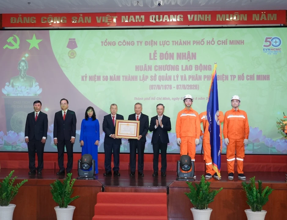 EVNHCMC kỷ niệm 50 năm thành lập và đón nhận Huân chương Lao động Hạng 3 EVNHCMC kỷ niệm 50 năm thành lập và đón nhận Huân chương Lao động Hạng 3