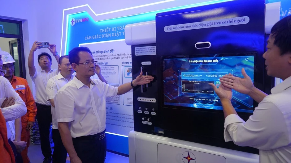 EVNNPC khánh thành thao trường huấn luyện an toàn điện