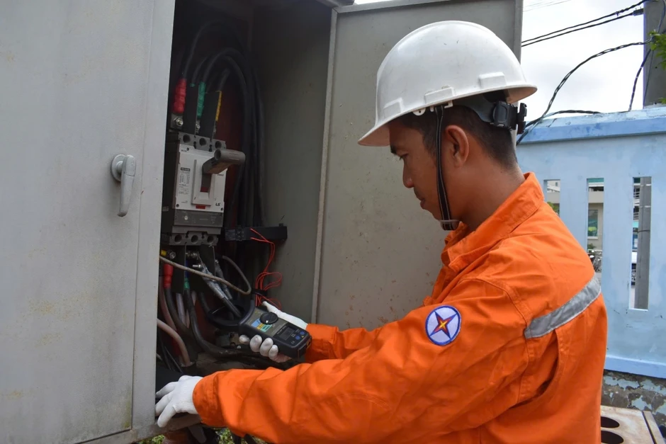 EVNSPC sẵn sàng nhiều giải pháp đảm bảo điện trong mùa nắng nóng EVNSPC sẵn sàng nhiều giải pháp đảm bảo điện trong mùa nắng nóng