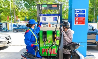 Gần 1.000 cửa hàng PVOIL sẵn sàng bán xăng E10
