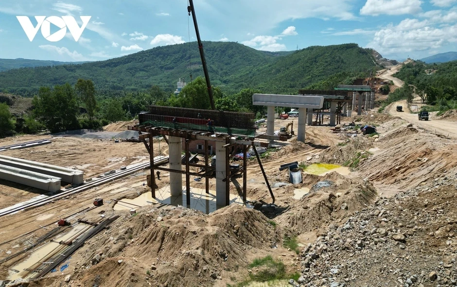 Giá vật liệu biến động, doanh nghiệp kiến nghị gỡ nút thắt PPP Giá vật liệu biến động, doanh nghiệp kiến nghị gỡ nút thắt PPP