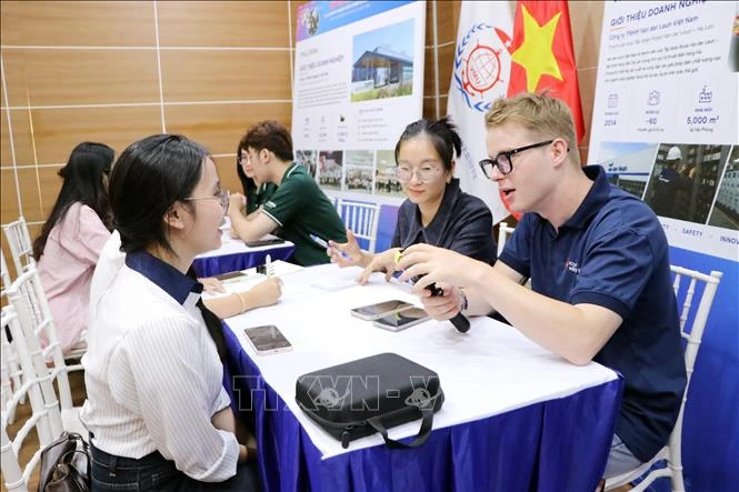 Giải 'bài toán' nguồn nhân lực chất lượng cao cho đổi mới sáng tạo Giải 'bài toán' nguồn nhân lực chất lượng cao cho đổi mới sáng tạo