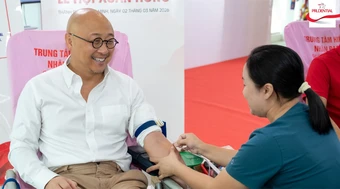 Hàng trăm nhân viên, tư vấn viên Prudential hiến máu hưởng ứng Lễ hội Xuân Hồng