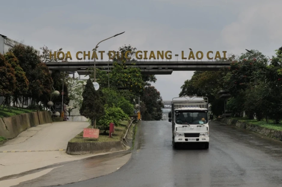 Hóa chất Đức Giang muốn miễn nhiệm chức vụ của ông Đào Hữu Huyền và con trai Hóa chất Đức Giang muốn miễn nhiệm chức vụ của ông Đào Hữu Huyền và con trai