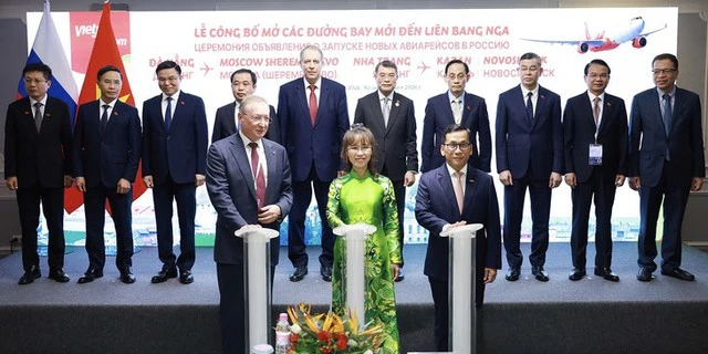 Hôm qua - 20/9, tỷ phú Nguyễn Thị Phương Thảo có mặt trên 1 chuyến bay đặc biệt Hôm qua - 20/9, tỷ phú Nguyễn Thị Phương Thảo có mặt trên 1 chuyến bay đặc biệt