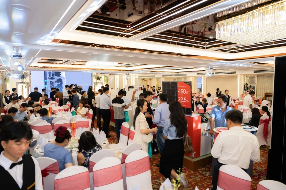 Hơn 350 khách mời hội tụ cùng Việt Nam Solar tại Gala Dinner 2026 Hơn 350 khách mời hội tụ cùng Việt Nam Solar tại Gala Dinner 2026
