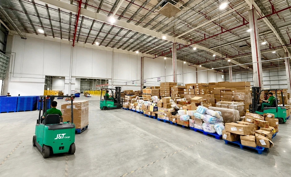 J&T Cargo ra mắt dịch vụ logistics toàn trình cho hàng nặng J&T Cargo ra mắt dịch vụ logistics toàn trình cho hàng nặng