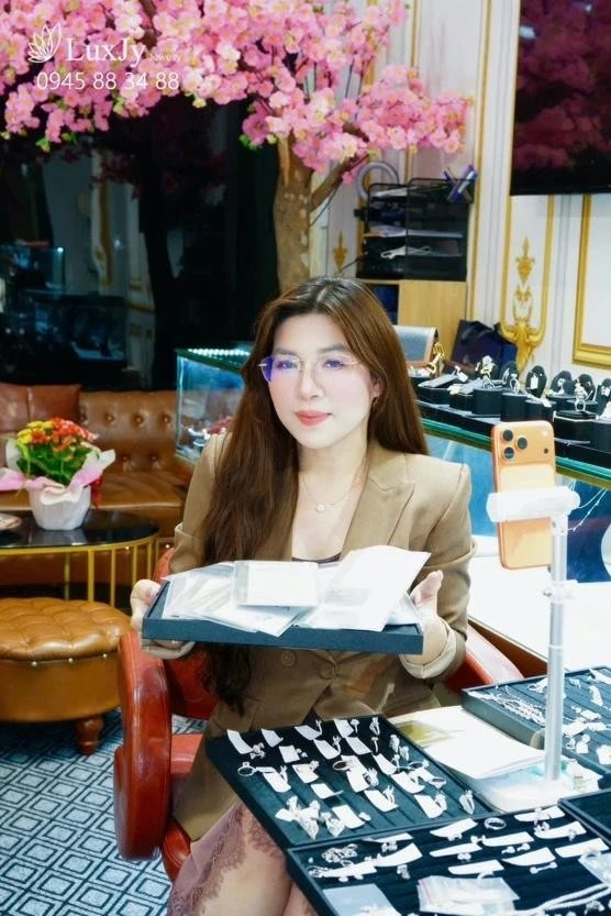 Khi người tiêu dùng chọn ‘mua từ CEO’ thay vì quảng cáo Khi người tiêu dùng chọn ‘mua từ CEO’ thay vì quảng cáo