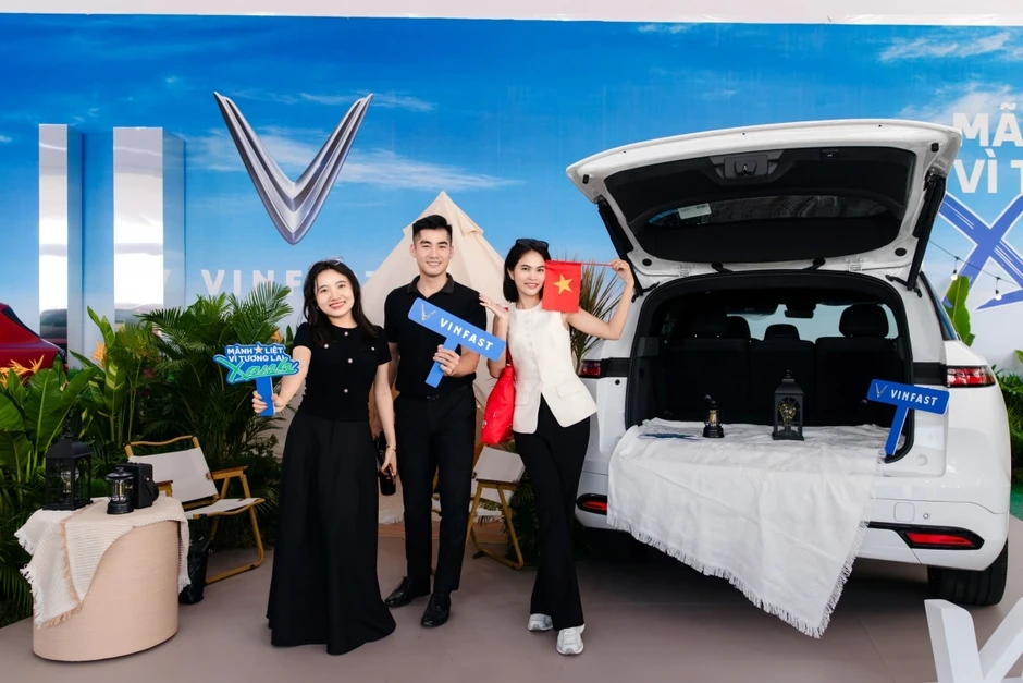 Khoảnh khắc đáng nhớ của xe điện VinFast ở TinVina Marathon Green Paradise 2026