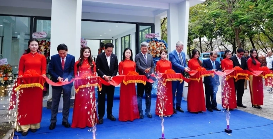 Kuka Vietnam hợp tác thành lập trung tâm công nghệ robot và AI Kuka Vietnam hợp tác thành lập trung tâm công nghệ robot và AI