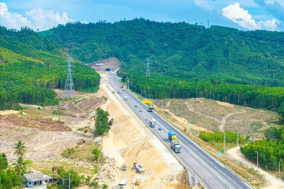 Làm chủ công nghệ, phát triển giải pháp cho hầm đường bộ Việt Nam Làm chủ công nghệ, phát triển giải pháp cho hầm đường bộ Việt Nam