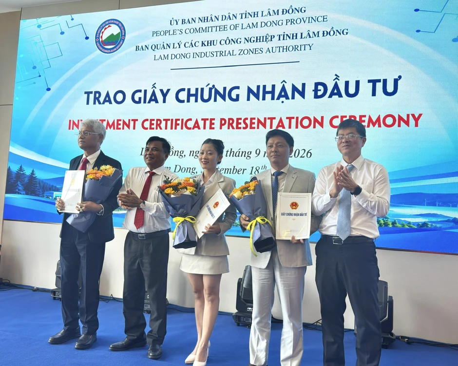 Lâm Đồng trao chứng nhận đầu tư 3 dự án 630 tỷ đồng vào khu công nghiệp Lâm Đồng trao chứng nhận đầu tư 3 dự án 630 tỷ đồng vào khu công nghiệp