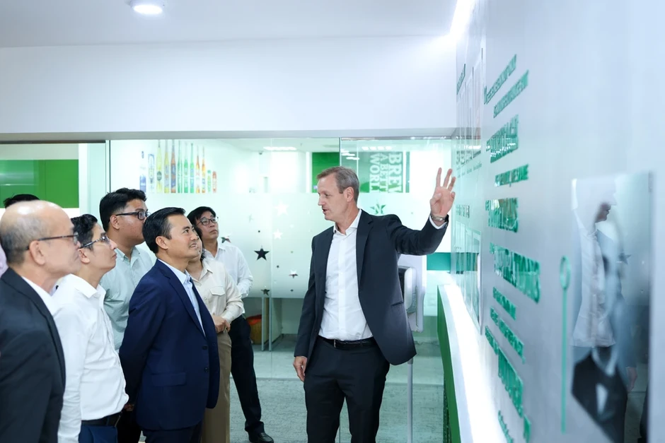 Lãnh đạo UBND TP.HCM đến chúc Tết HEINEKEN Việt Nam Lãnh đạo UBND TP.HCM đến chúc Tết HEINEKEN Việt Nam