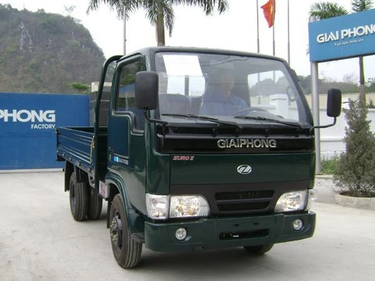 Một công ty sản xuất ô tô thiếu vốn kinh doanh, phải vay cá nhân lãi suất tới 18%/năm