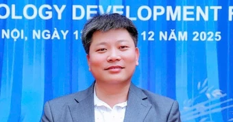 Một doanh nghiệp niêm yết nói 'hoãn công bố thông tin' vì thiết bị bị tạm giữ