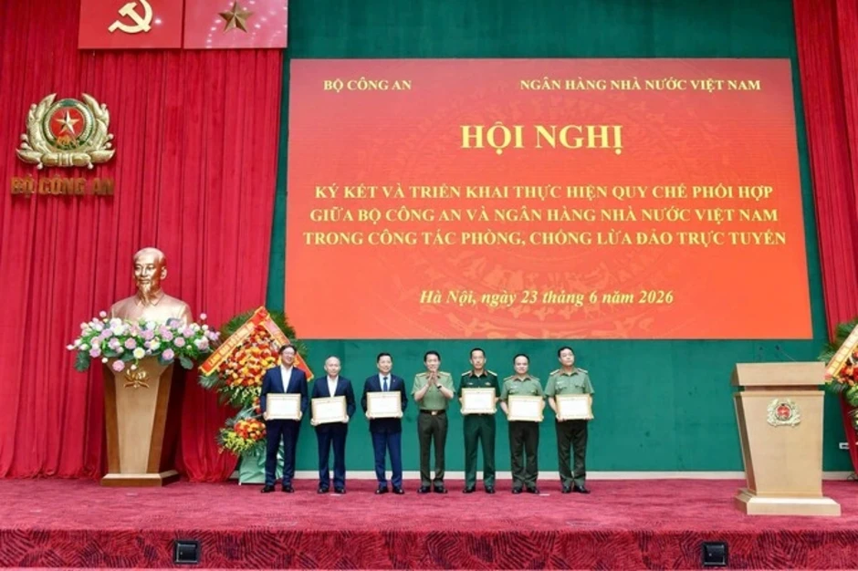 MSB nhận bằng khen về phòng chống tội phạm công nghệ cao MSB nhận bằng khen về phòng chống tội phạm công nghệ cao