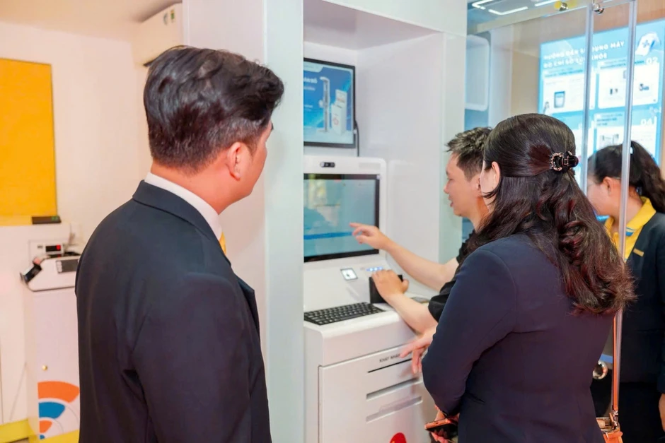 Nam A Bank tiên phong triển khai Trạm Công dân số Nam A Bank tiên phong triển khai Trạm Công dân số