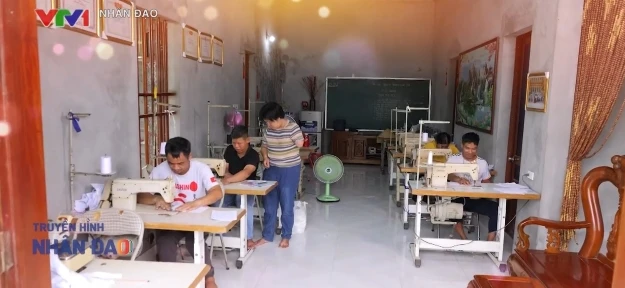 Người phụ nữ khiếm khuyết gần 20 năm đồng hành cùng hơn 720 người khuyết tật Người phụ nữ khiếm khuyết gần 20 năm đồng hành cùng hơn 720 người khuyết tật