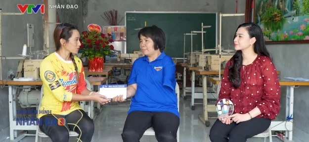 Người phụ nữ khiếm khuyết gần 20 năm đồng hành cùng hơn 720 người khuyết tật Người phụ nữ khiếm khuyết gần 20 năm đồng hành cùng hơn 720 người khuyết tật